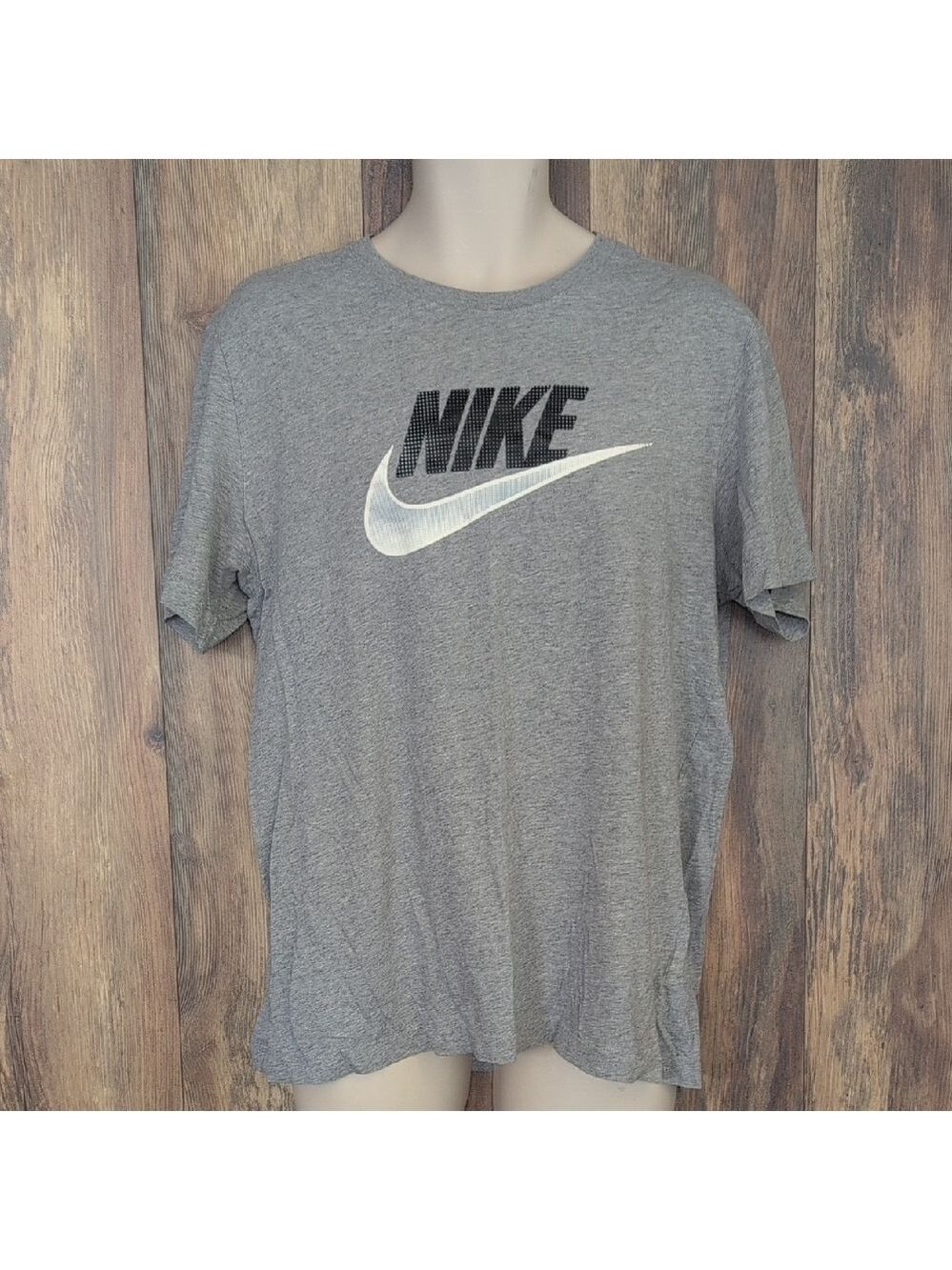 The Nike Tee Men's Gray Logo Tee L                                          M303